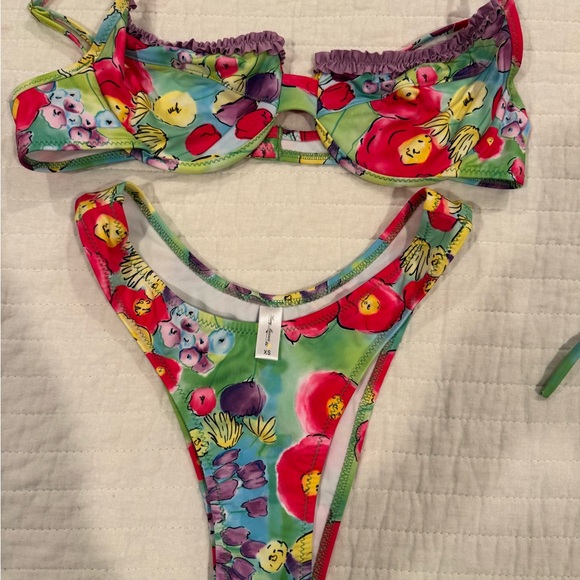 Heavy Manners Floral Bikini Set.  1 top with 3 bottoms.  All size XS - Picture 2 of 6